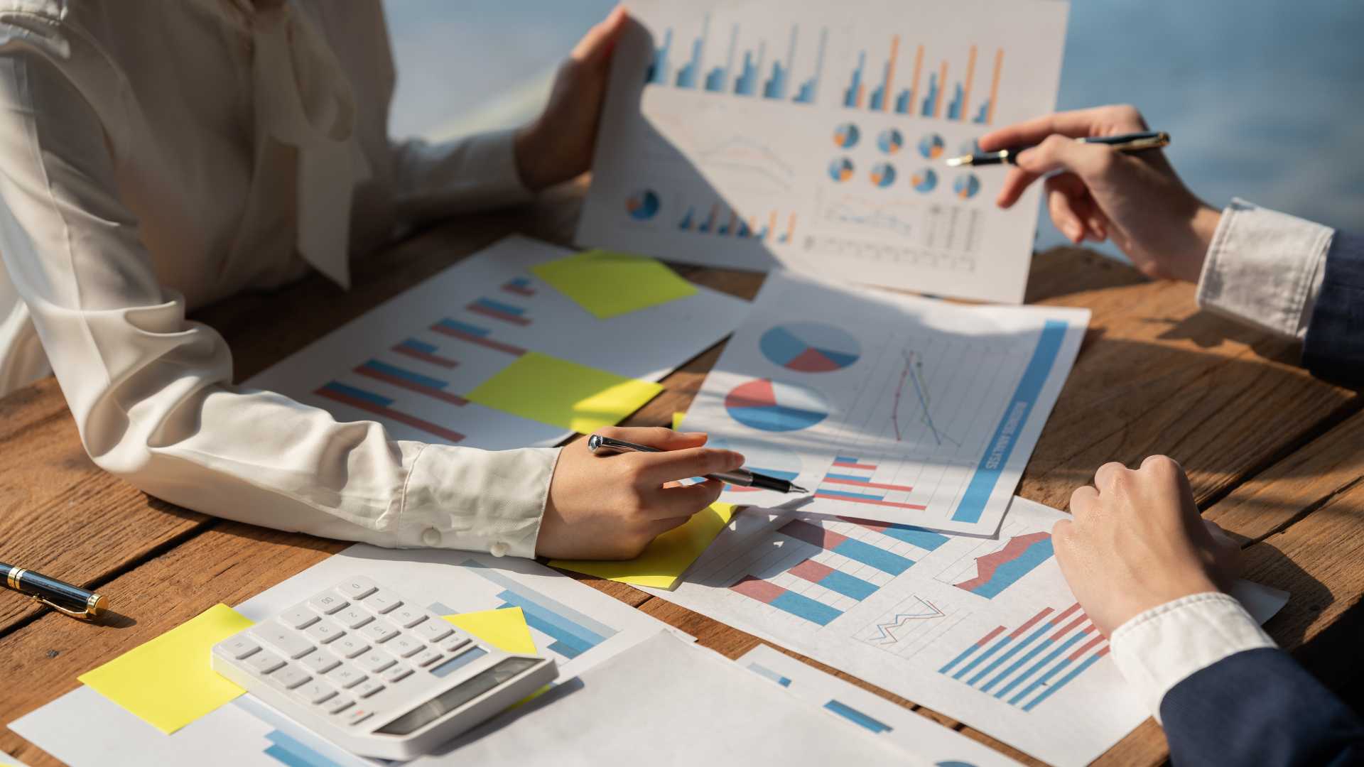 forecasting in subscription vs transactional sales featured image forecasting in subscription vs transactional sales featured image