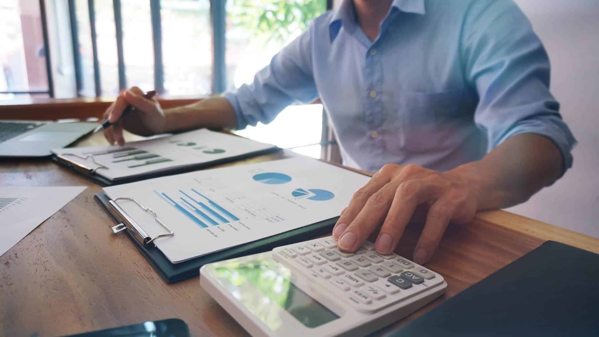 sales compensation SMB vs enterprise featured image