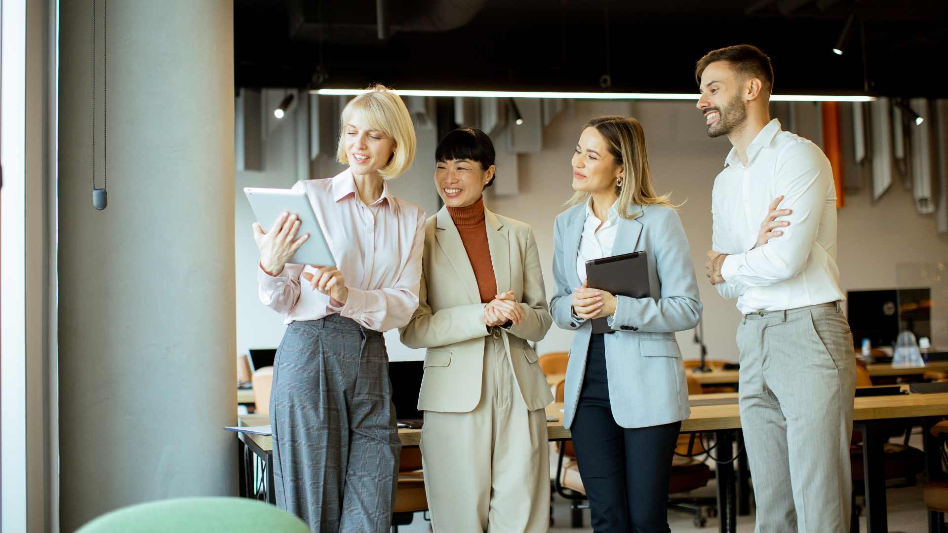 how to launch a 3-step ai pilot program for your gtm team featured image how to launch a 3-step ai pilot program for your gtm team featured image