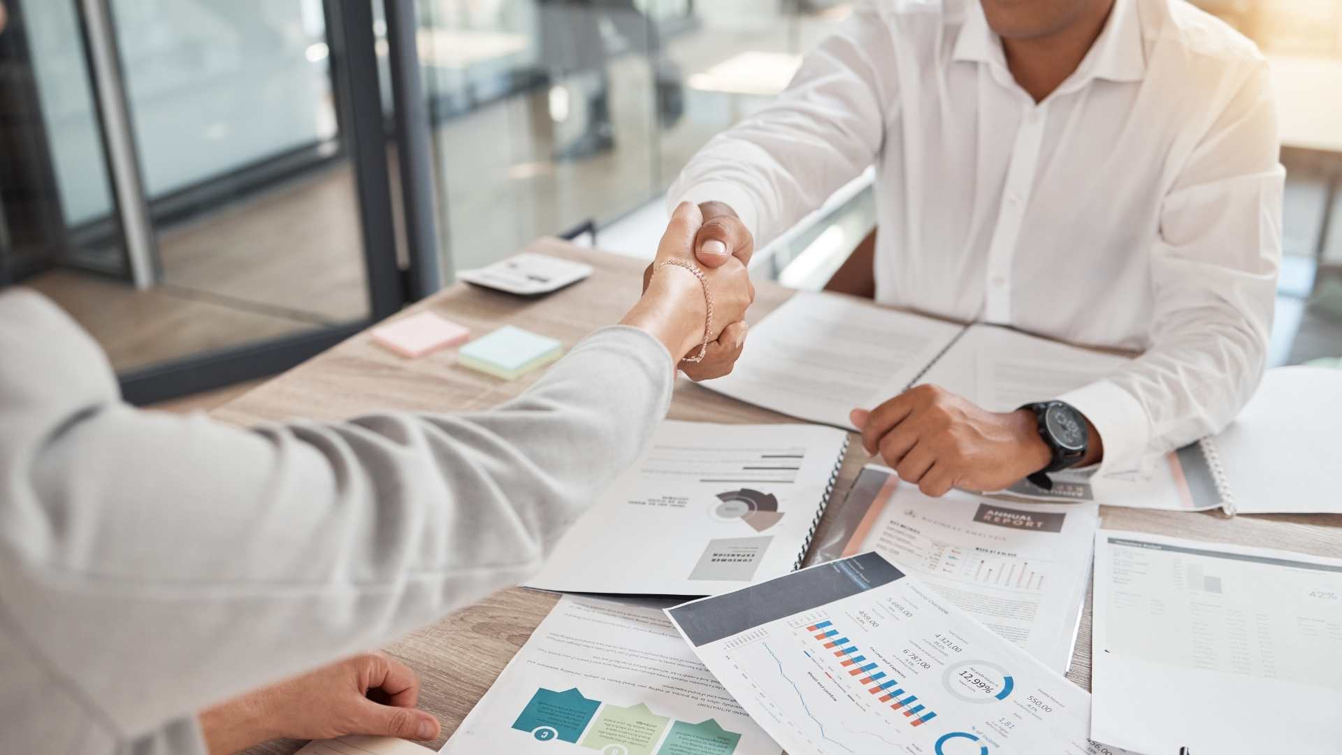 b2b sales commission rates featured image b2b sales commission rates featured image