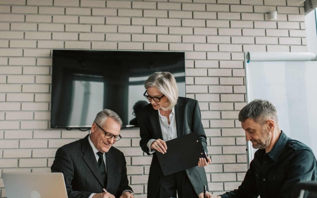 AI Forecasting vs. Human Forecasting: A Data-Backed Guide for Revenue Leaders