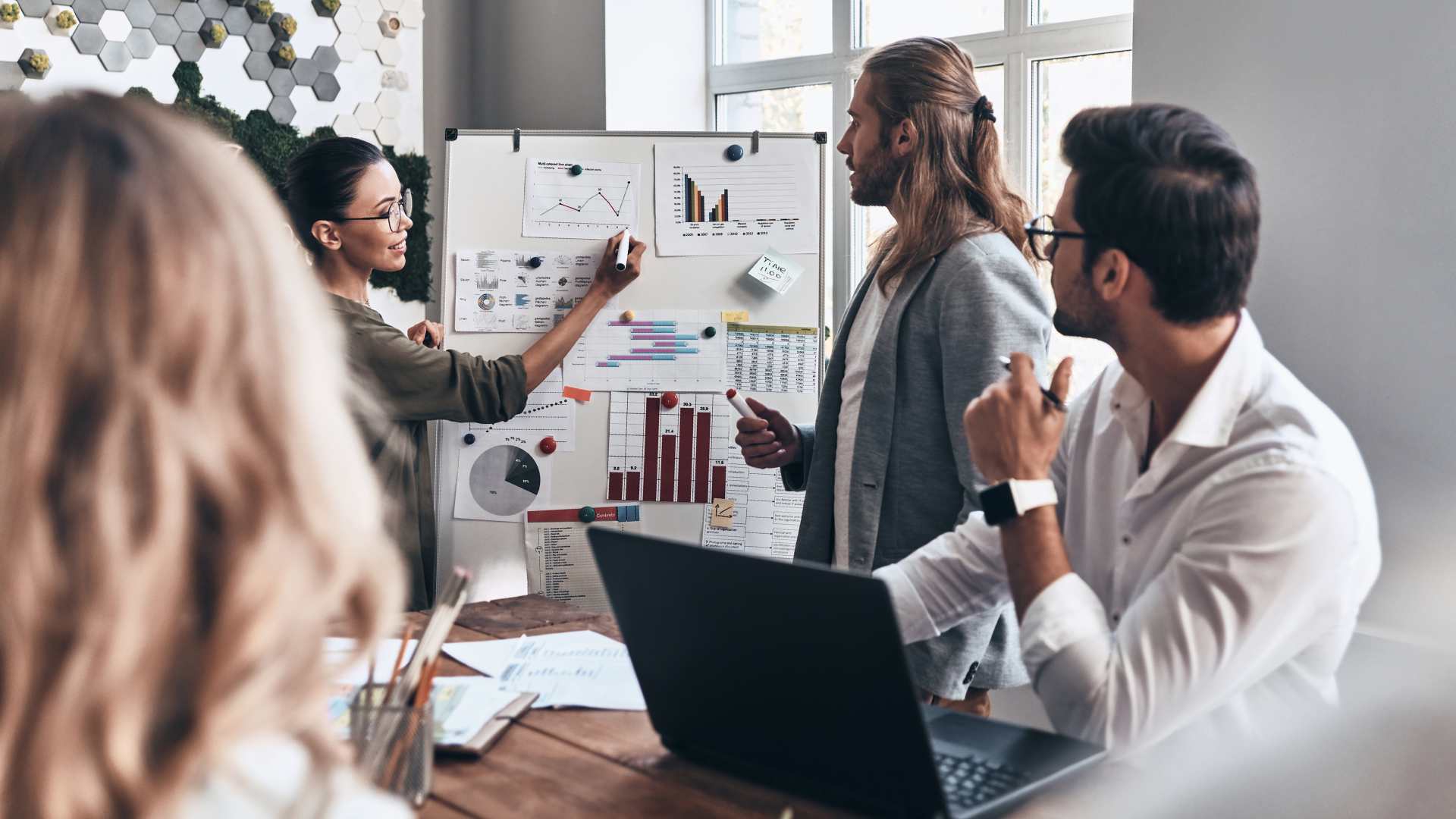 RevOps AI vendor evaluation featured image RevOps AI vendor evaluation featured image