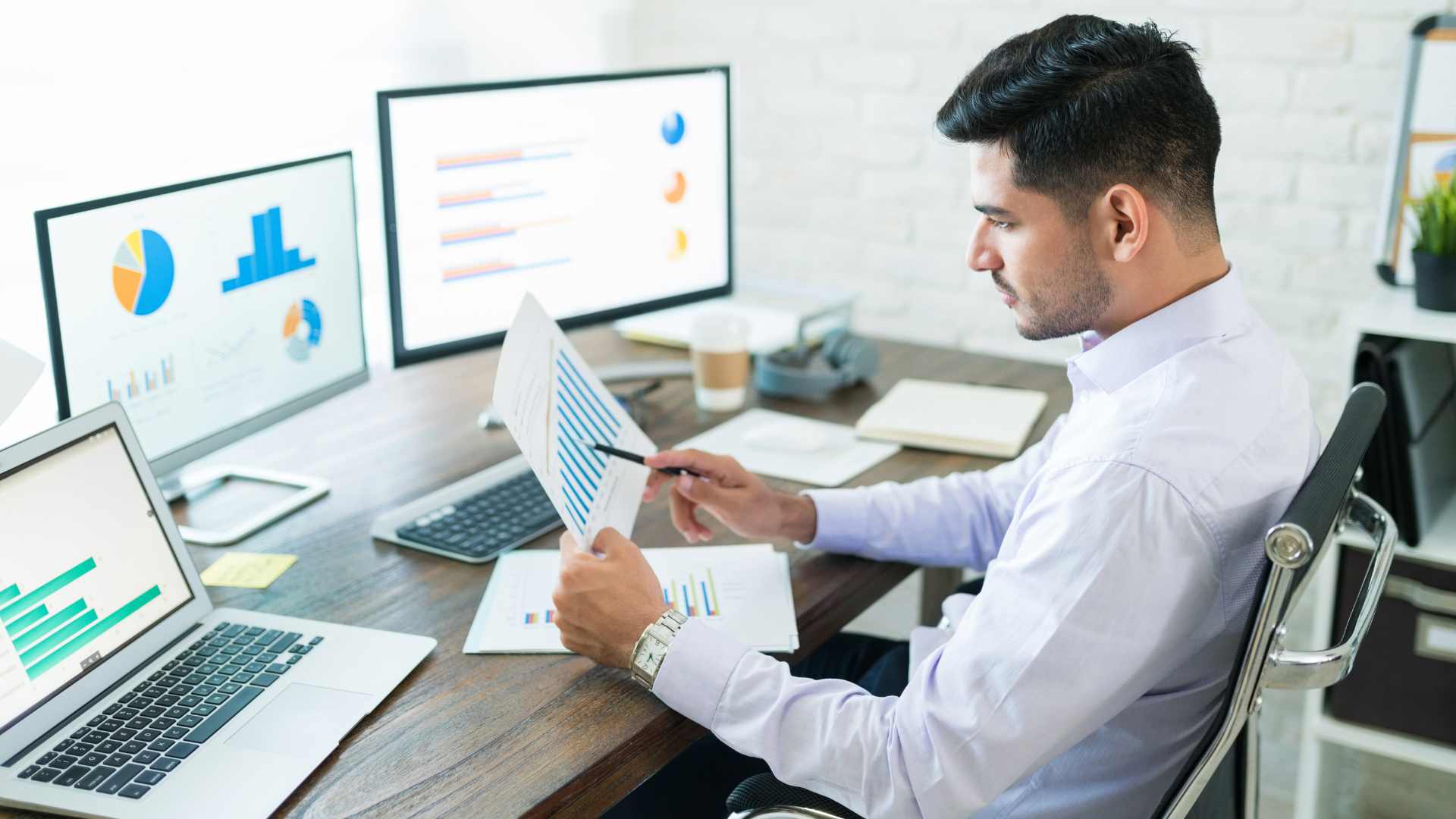 sales ops manager salary featured image sales ops manager salary featured image